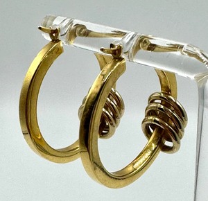 lot 12A image: Pair of 18k Yellow Gold Earrings
