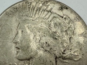 lot 305 image: 1922-D United States Peace Dollar Coin