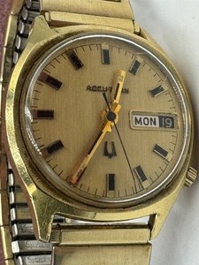 lot 301 image: Vintage Bulova Accutron Watch