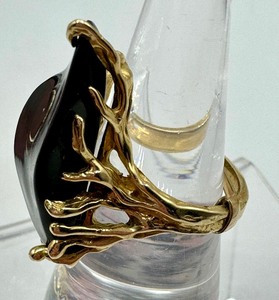 lot 185 image: Brutalist Style 14k and Onyx Ring
