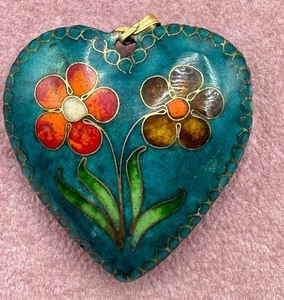 lot 189 image: Heart Shaped Cloisonn Style Pendant