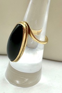 lot 310 image: 14k Gold and Onyx Ring