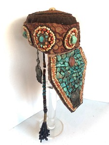 lot 33 image: Himalayan Ladakh Perak Headdress 