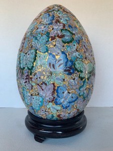 lot 40 image: LARGE Vintage Chinese Brass Cloisonne Egg wButterflies