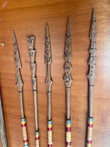 lot 71 image: Tribal Bow wArrows