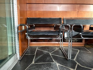 lot 79 image: Matching Pair of Vintage Black Leather & Chrome Wassily Chairs