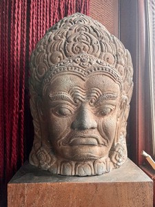 lot 81 image: Large Early Thai Carved Head of Buddha