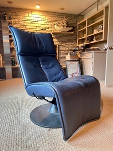 lot 120 image: Excellent HJELLEGJERDE Modi Contura Zero Gravity Reclining Lounge Chair