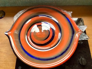 lot 133 image: LARGE Hand Blow Art Glass Tropical Fish Centerpiece Platter