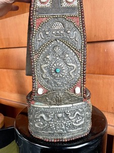 lot 31 image: Incredibly Ornate Antique Oriental Headdress