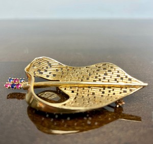 lot 145 image: Beautiful Signed 14K Solid Gold Brooch wRubies & Sapphires
