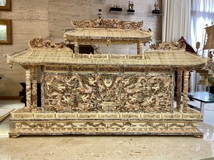 lot 108 image: Wonderful LARGE Chinese Carved Bone Dragon Wall