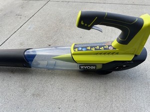 lot 43 image: Ryobi One  leaf blower