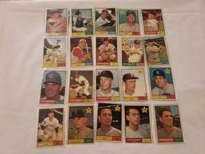 Lot of 20 1961 Topps MLB Cards
