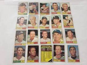 Lot of 20 1961 Topps MLB Cards