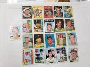 Lot of 21 Mixed Years Vintage MLB 1959-1971