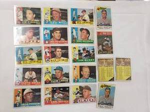 Lot of 20 1960 Topps MLB Cards - Some Duplicates