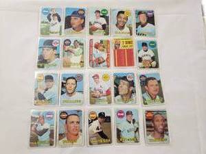 Lot of 20 1969 Topps MLB Cards