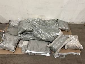 12 Piece Platinum Damask Kacee Comforter Set