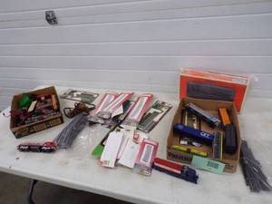 lot 26 image: 2 HO Scale Train Engines and Accessories