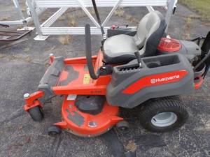 lot 2 image: Husqvarna Zero Turn Z 246 Lawn Mower With Bagger