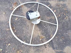 lot 103 image: Boat Lift Wheel and Winch