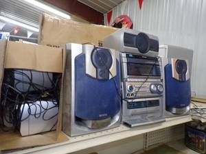 lot 110 image: Aiwa Stereo System