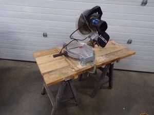 lot 112 image: Delta 10 Compoutd Mitre Saw with Stand