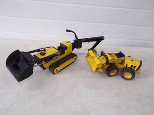 lot 121 image: Pair of Vintage Tonka Toy Tractors