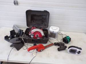 lot 125 image: 2.3 HP Skill Saw and More