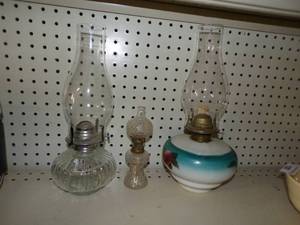 lot 133 image: 3 Oil Lamps