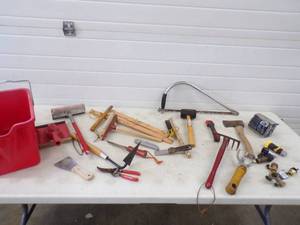 lot 141 image: Outdoor Tools Lot