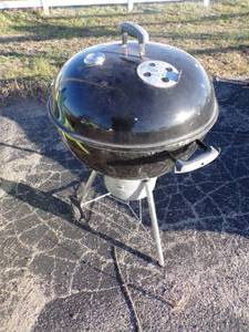 lot 164 image: Weber Charcoal Grill