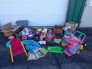 lot 113 image: Huge Toy Lot