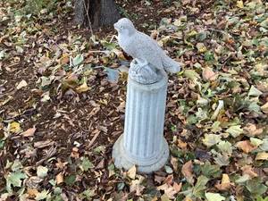 Bird Statue & Stand