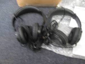 lot 7 image: 2 Kensington USB Headsets...