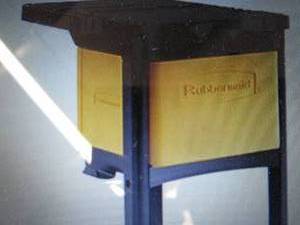 lot 12 image: Rubbermaid Locking Janitor Cart C...