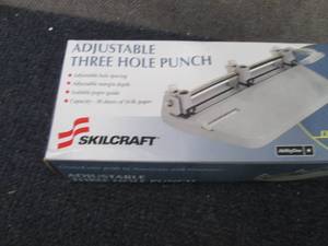lot 17 image: SkilCRAFT Adjustable 3 Hole Punch...