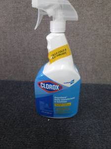 lot 76 image: 8 - 32 oz Spray Bottles Clorox Any...
