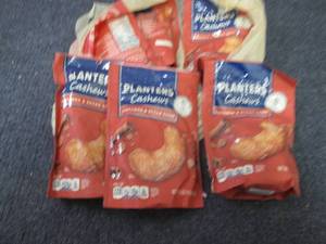 lot 123 image: 6- 5 oz Planters  Cinnamon & Brown ...