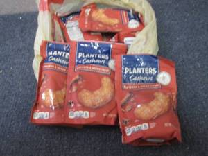 lot 124 image: 6- 5 oz Planters  Cinnamon & Brown ...
