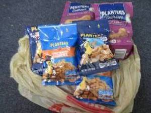lot 142 image: 6 Planters Snacks...