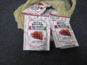 lot 158 image: 6- 5.5 oz Wiley Wallaby Very Berry ...