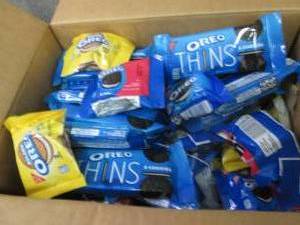lot 203 image: 56 ct Small Pks Assorted Oreo Cooki...