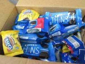 lot 206 image: 56 ct Small Pks Assorted Oreo Cooki...