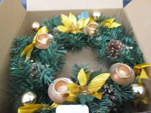 lot 247 image: 4 each Gold ChristmasAdvent Wreath...