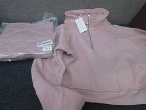 lot 282 image: 2 Ladies Medium Short Half Zip Swea...