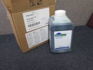 lot 301 image: Pallet of 2- 2.5L Cases Diversey GP...