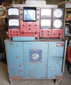 lot 7 image: Antique Vintage Retro Automobile Service Station Tools Equipment SUN 1020 Electronic Diagnostic Engine Tester