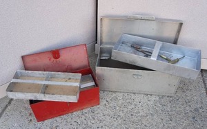 lot 29 image: Vintage Metal Large Industrial Tool Box Case